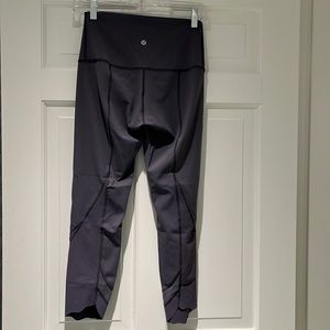 Lululemon Luxtreme Gray Cropped Ankle Scallop Hems Leggings 24" 6